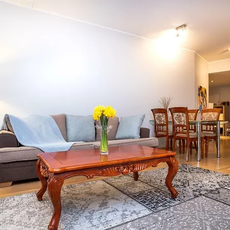 Dream - City Center With Balcony & Parking Apartment *