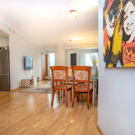 Dream - City Center With Balcony & Parking Apartment *